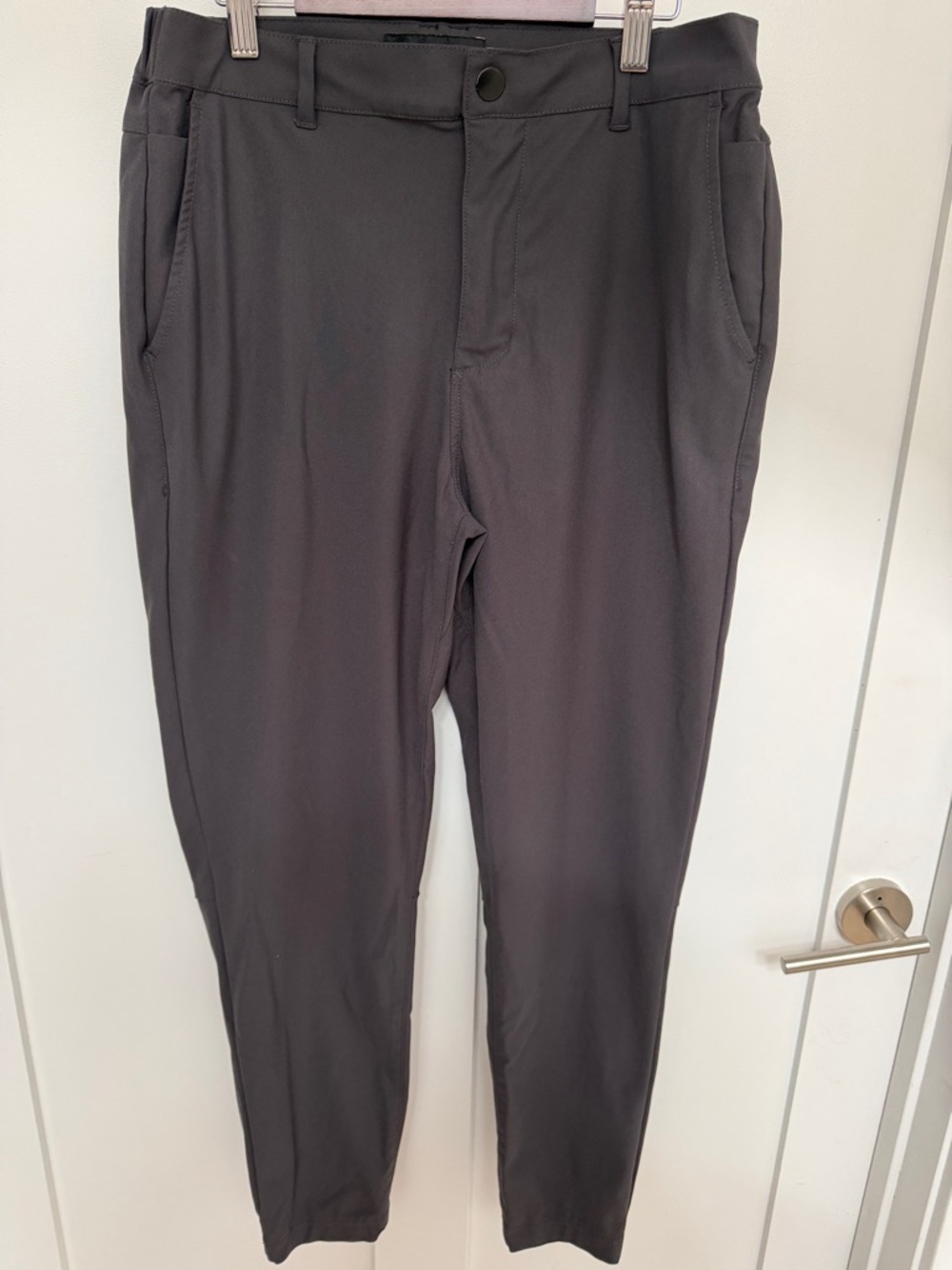 Cuts Clothing Men's Slim Joggers in Charcoal Gray